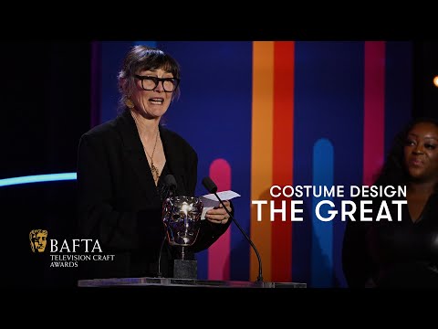 afbeelding Sharon Long collects the Costume Design BAFTA for her work on The Great | BAFTA TV Craft Awards 2024