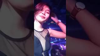 Download lagu Cewek Cantik Dugem di Club #shorts mp3