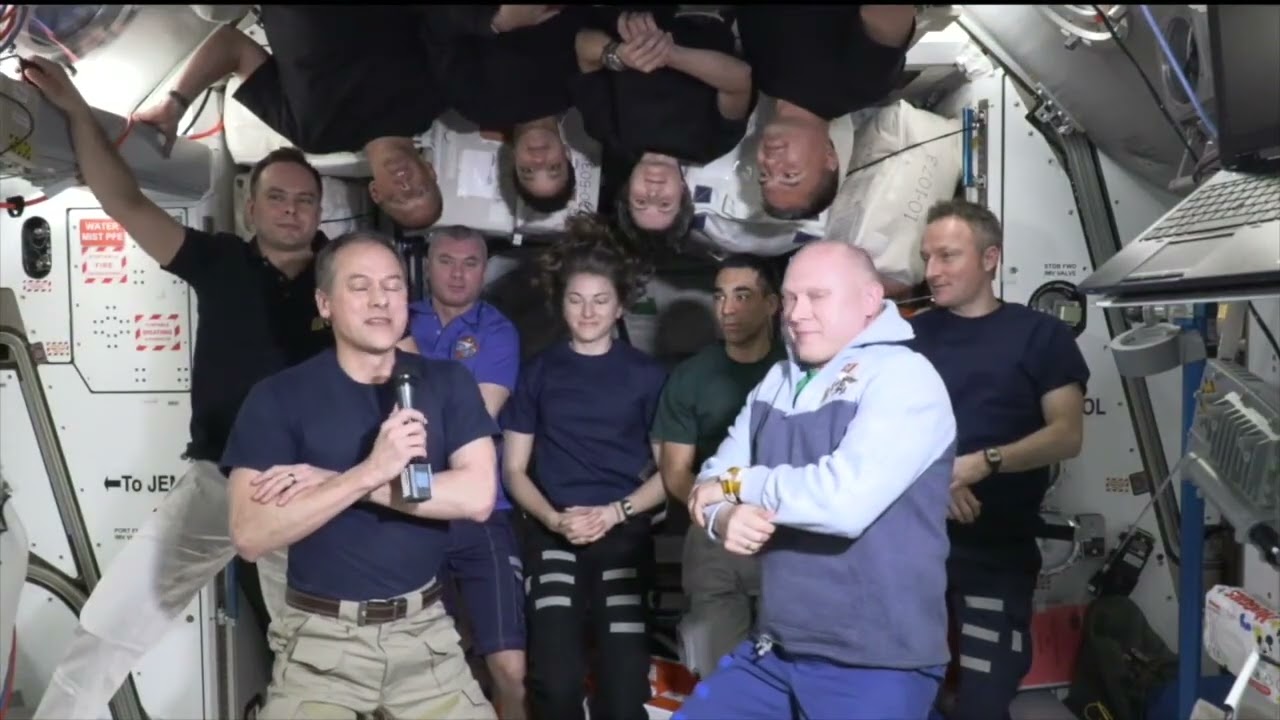 De espías: Cosmonauta retirado de la Crew 12 de SpaceX por violar las normas de seguridad nacional!