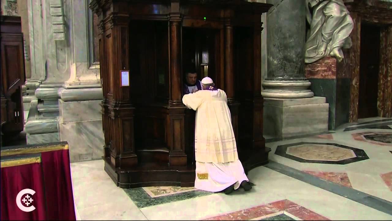 Pope Francis goes to confession - YouTube