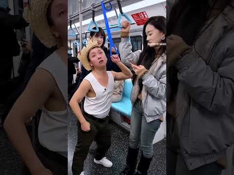 He Couldn't Reach the Metro Handle… So He Used His Belt!