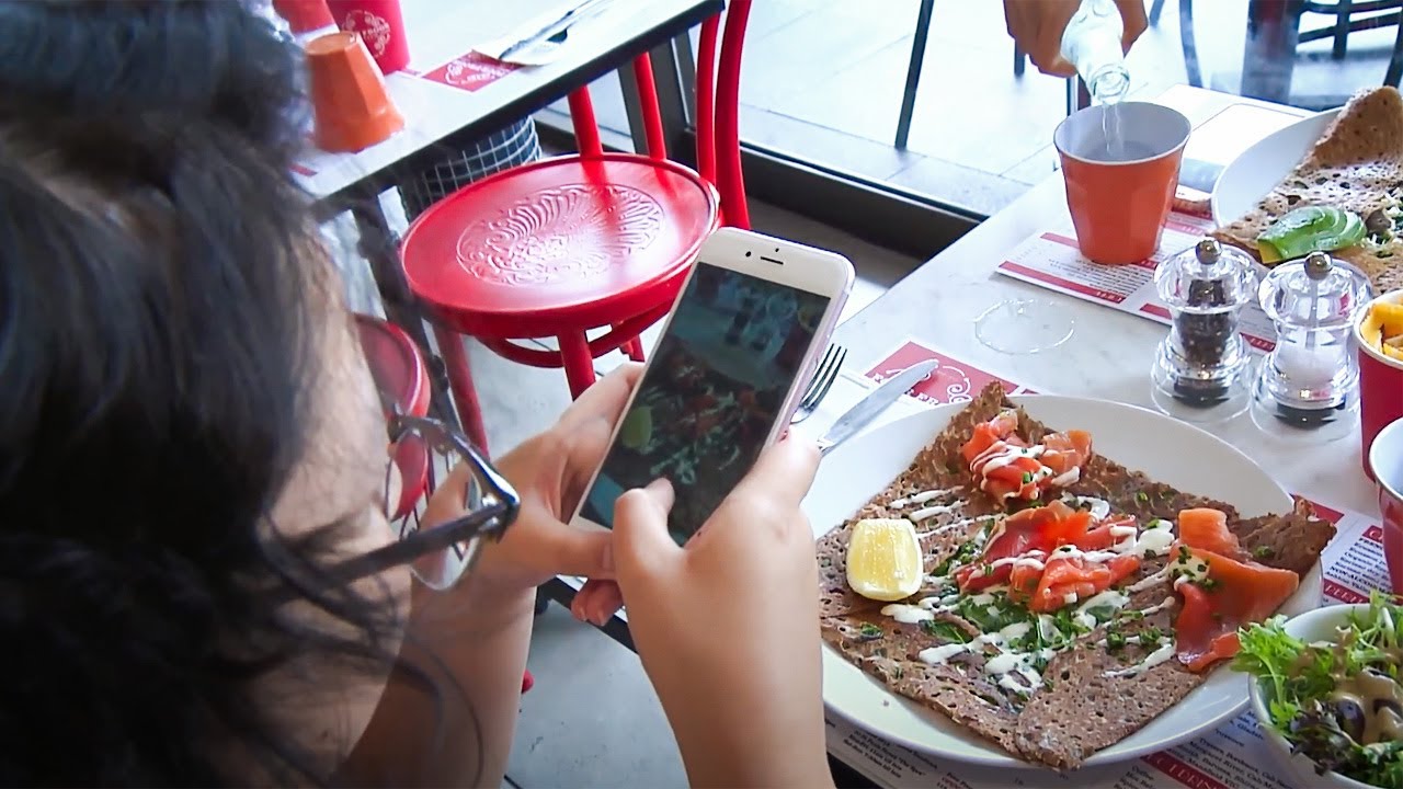Il ouvre une crêperie à Sydney et ça cartonne !