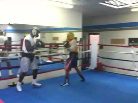 Champion Breed Cfoo sparring at New Legend Boxing Gym rd 1