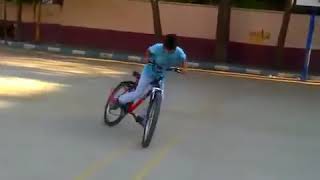 BİSİKLETLE DRİFT YAPAN COCUK (TOKYO DRIFT)