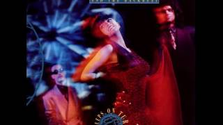 Candi &amp; The Backbeat - Saving All the Love