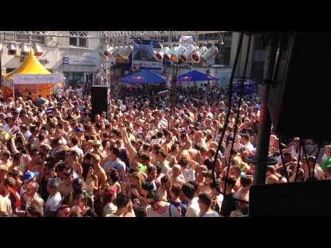 DJ Jon Doe @ Cologne Pride 2013 - Playing "Twice as nice - Overture"