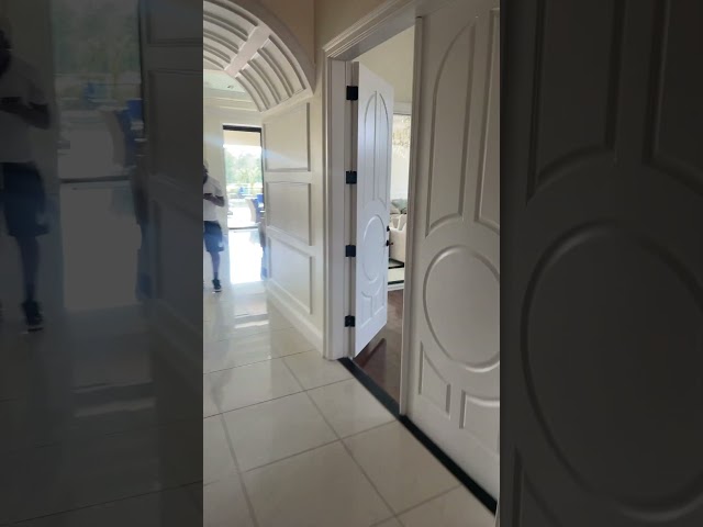 Vídeo relacionado con Basketball Court IS MY Office - Crazy Business Crossover Manga Larga