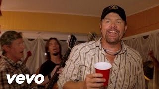 Kadr z teledysku Red Solo Cup tekst piosenki Toby Keith