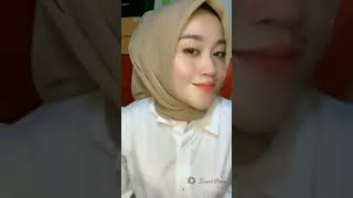 Download lagu Goyangan pisang hijab. mp3 Download lagu Goyangan pisang hijab. mp3