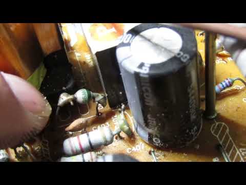 Téléviseur vintage JVC C-14ET1EK du milieu des années 1990, châssis Onwa.