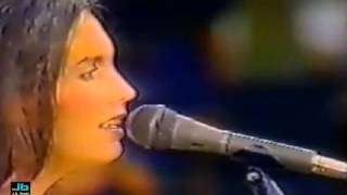 Emmylou Harris - Bad Moon Rising