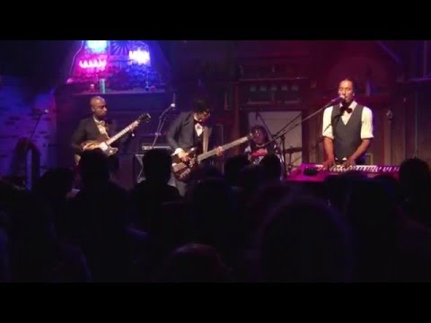 Chicano Batman, She Lives On My Block - Performance