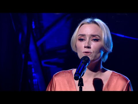 Niamh Farrell performs 'This Woman's Work' | The Late Late Show | RTÉ One