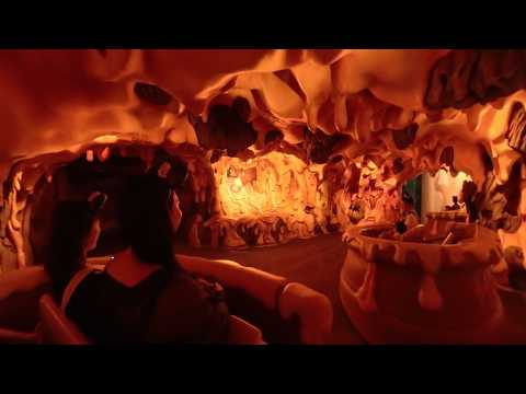 Watch in 360: Disneyland Rides PoV | Tokyo | 🍯 The Most Magical Ride on Earth? | Pooh’s Hunny Hunt 🎈