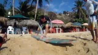 preview picture of video 'OASIS SURF PUERTO - Surf lessons Puerto Escondido'