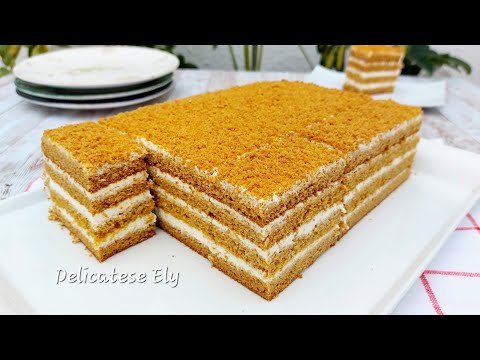 Gorgeous honey cake with sour cream, in 15 minutes. Simple and delicious recipe