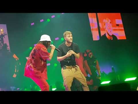 VALD à Bercy 2019  -  Bizarre Feat Lorenzo