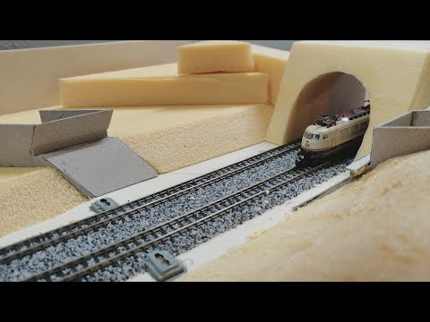 Bauphasen einer Märklin Spur Z-Anlage/Schattenbahnhöfe/lange Strecke/viele Züge/Brückenbau/Rückblick