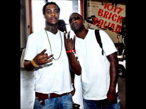14 Bite Me (Feat. Gucci Mane).wmv