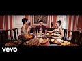 Videoklip Machine Gun Kelly - Trap Paris (ft. Quavo, Ty Dolla $ign) s textom piesne