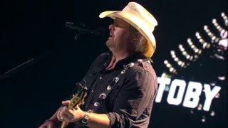 Toby Keith - 35 MPH Town (Live on SoundStage - OFFICIAL)