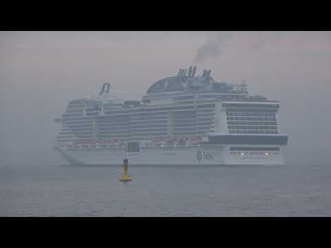 Erstanlauf MSC MERAVIGLIA im Nebel in Kiel