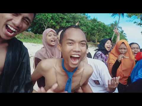 Keren Video Cinematic buku tahunan || Cover Clip Endank Soekamti feat Kemal Palevi  "Luar Biasa"