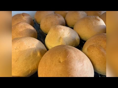 Luftiga brödbullar med brödkrydda.