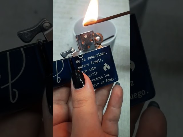 Vídeo relacionado con Regalo Grabado - Encendedor, Mechero Zippo Personalizado | Grabado con Texto o Dibujo Cumpleaños, Aniversario, Dia del Padre | (Similar, Economico)