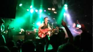 Most People I Know Think That I'm Crazy/Hey Hey Disbeliever - The Living End (Live)