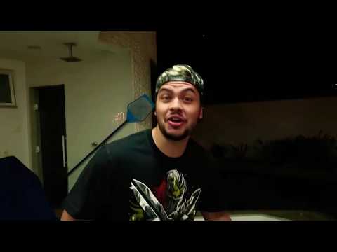 A FAMOSA ÁGUA QUE BRILHA NO ESCURO !! ( PULSEIRA DE NEON )