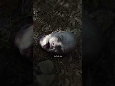 Negan Gives Carol the Alpha's Head 👩‍🦲  ||  The Walking Dead #shorts