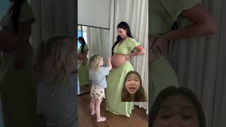 Download lagu THE BROTHER REALLY WANTS TO PLAY WITH THE BROTHER IN THE BELLY | Skolastika Adriana #shorts mp3