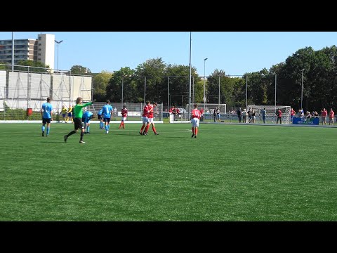 Tweede helft VV DOVO JO17-1 - F.C. Den Helder JO17-1.