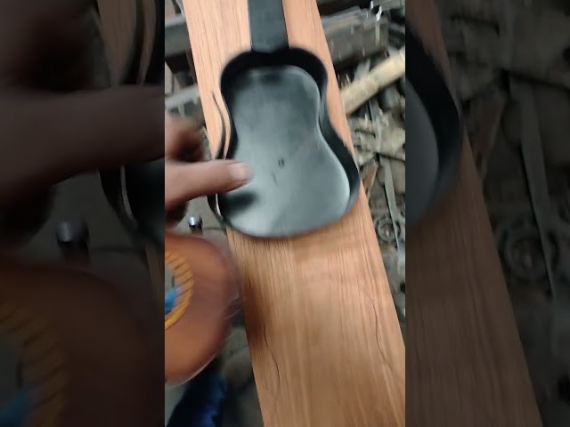 Vídeo relacionado con Hojalis Juguete De Peluche con Forma De Guitarra, Lindo Instrumento Musical Relleno De Peluche, Peluche De Instrumento Musical,Juguete De Peluche De Guitarra Para Niños Decoración Del Hogar Decoración