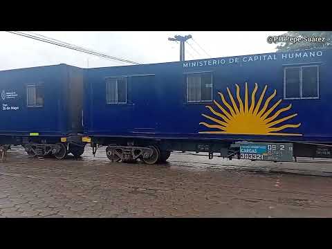 Tren 25 de Mayo llegando a San José de Metan - Locomotora GT22 9709 del Belgrano Cargas. 