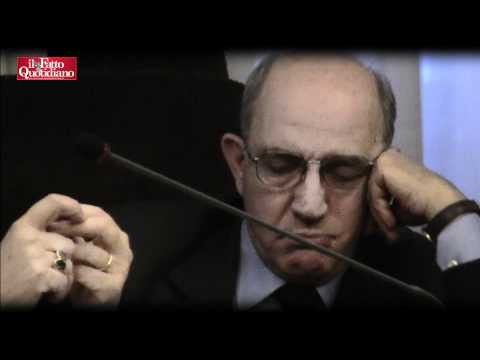 Mario Tassone, deputato Udc, si addormenta in conferenza stampa