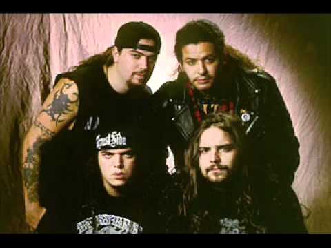 Sepultura E Pavarotti - Roots Bloody Roots_(360p).mp4