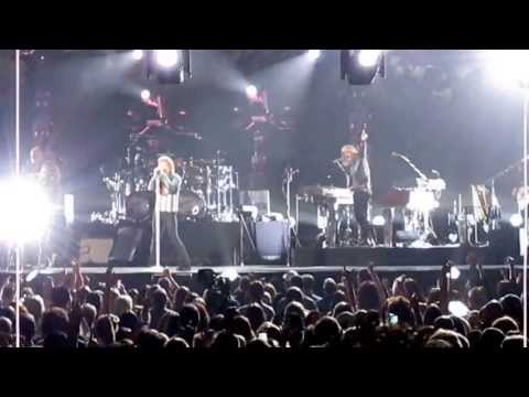 Bon Jovi-You Give Love A Bad Name (Live at Xcel Center St. Paul Mn April 7, 2013)