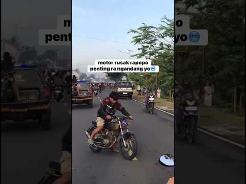 rela jatuh demi bisa kabur dari poliss haha #dragbike #roadrace #automobile