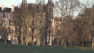preview picture of video 'Edinburgh Castle & The Grassmarket - A Short Tour'