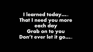 Girlfriend Lyric Video - Kamikazee