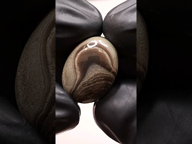 حجر عقيق طبيعي بشهادة مختبر