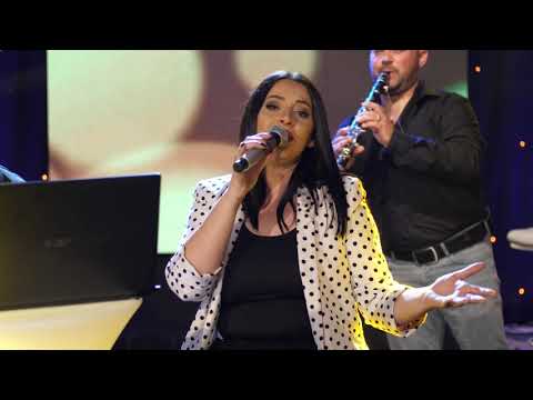 Aneta i Grupa Molika - Edna zelba imam roden kraj da vidam (LIVE Quarantine Show)