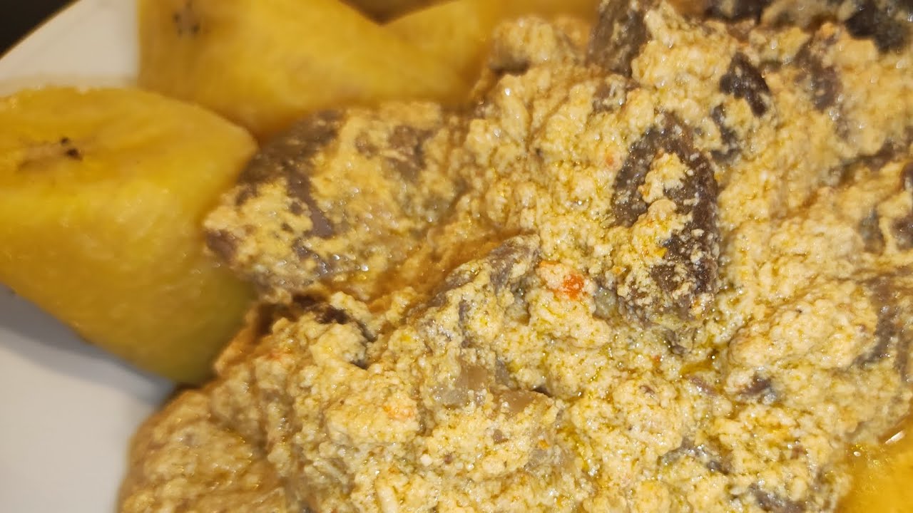 CAMEROONIAN EGUSI SOUP | SAUCE PISTACHE CAMEROUNAISE 😋😋😋