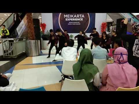 18/11/2018 X-Tension Dance Cover Monsta X _-_ Shine Forever + Dramarama @Depok Town Square