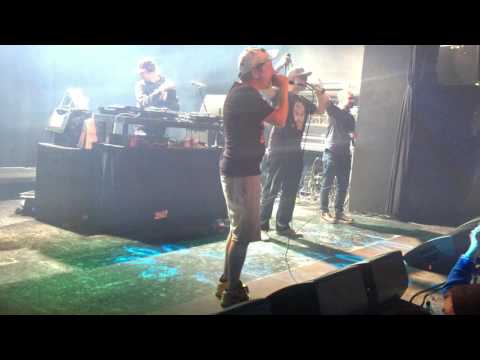 Raimo & MC Taakibörsta – Ostarin rokkitähti — Von Fyllad – Live Tavastia 26.11.2016