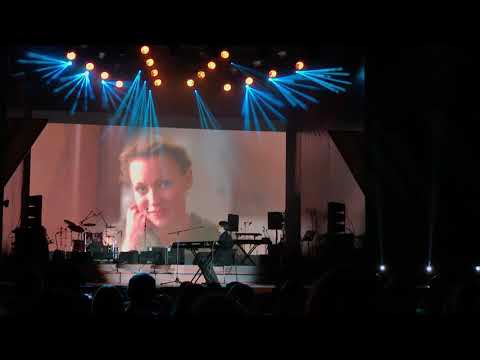 Slovenski pevec Sašo Gačnik navduševal rusko občinstvo ob dnevu zmage v Samari