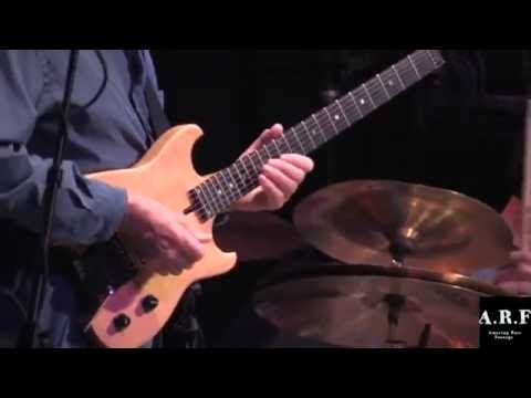 "Allan Holdsworth plays Guthrie Govan !!!" - AMAZING RARE FOOTAGE !!!-