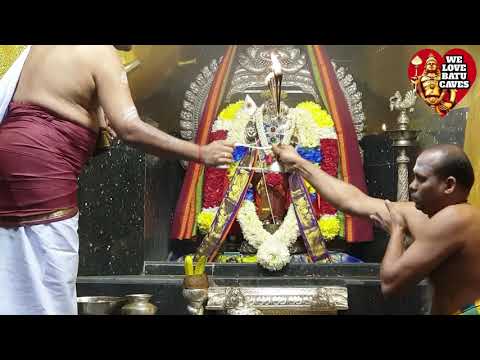 Thiruneer Ennai Kaakum Tamil Devotional Song - Batu Caves Murugan